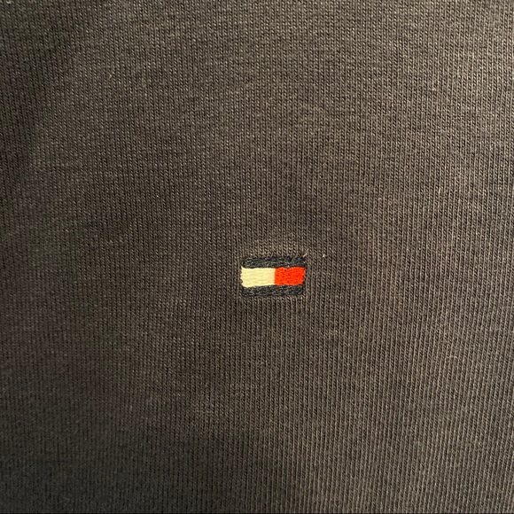 *TOMMY HILFIGER* Classic Navy Blue Tee Shirt - Picture 4 of 5
